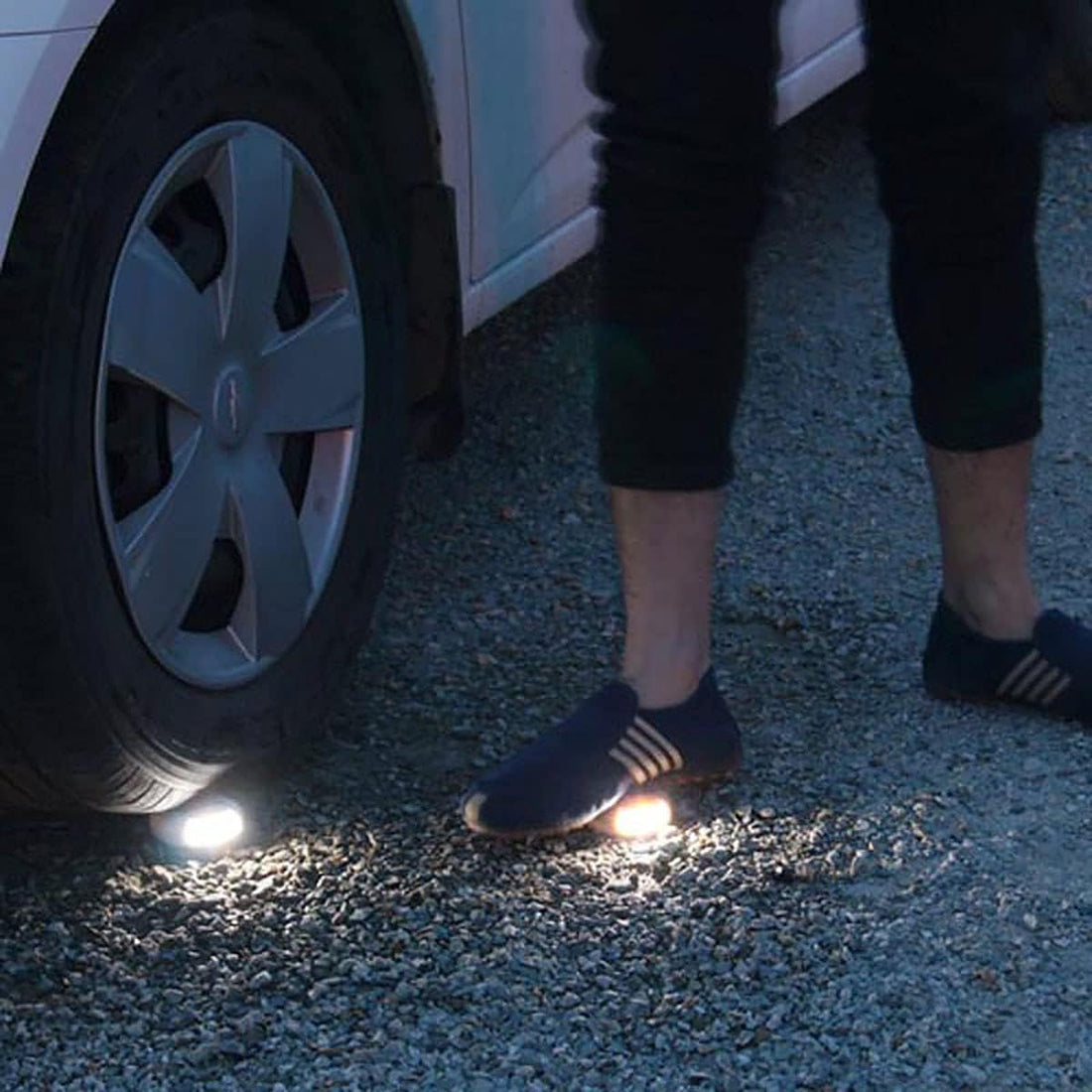 Solar LED Stenlampa för trädgård och stigar – Väderbeständig stigbelysning i naturstensdesign