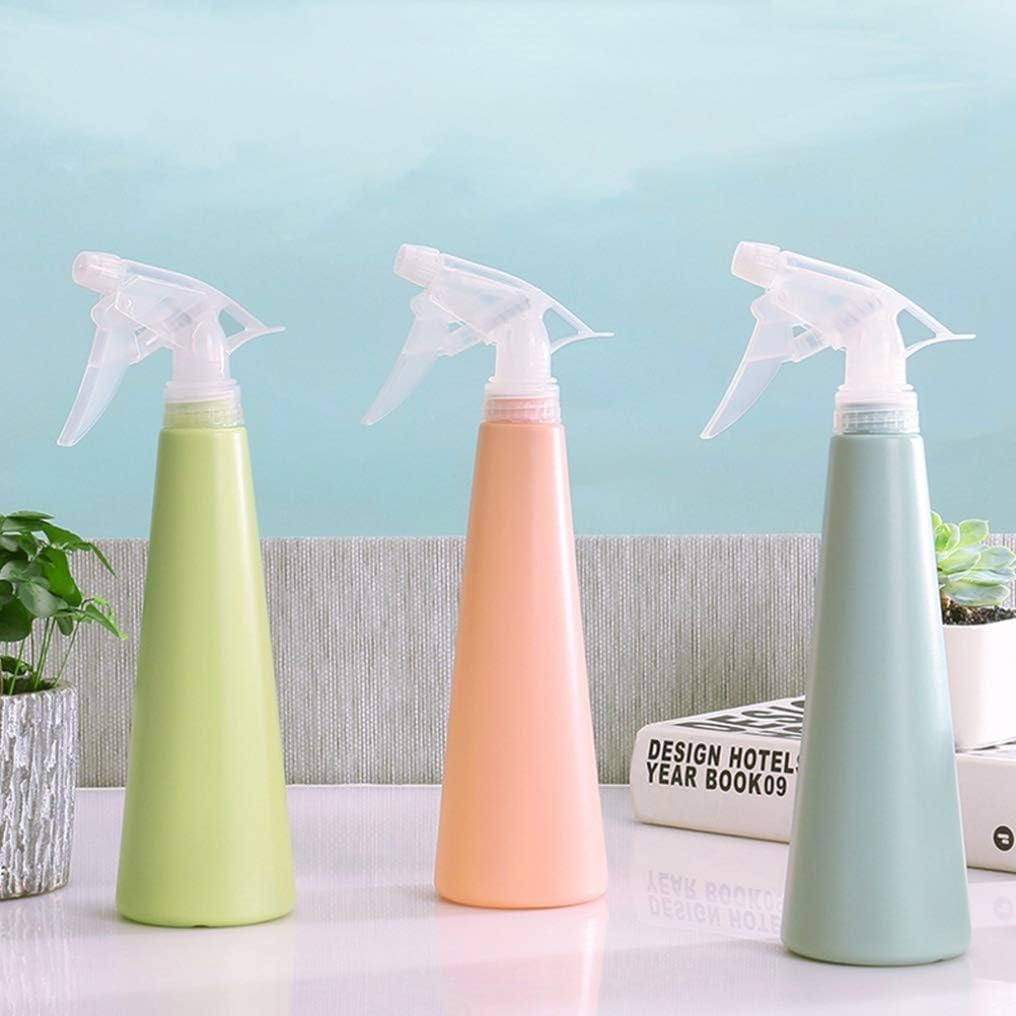 Sprayflaska för växter i modern design för precis bevattning av växter