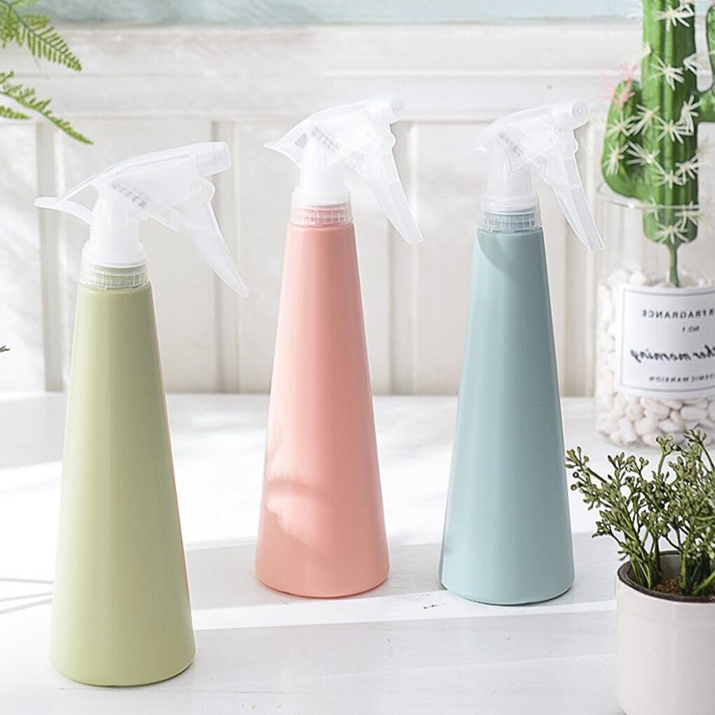 Sprayflaska för växter i modern design för precis bevattning av växter