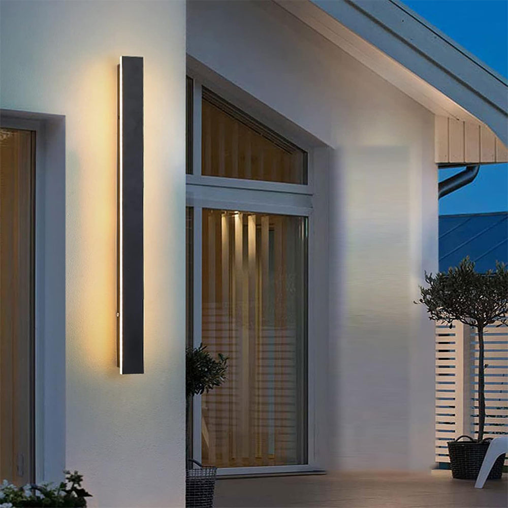 Industriell utomhus LED-vägglampa | 11,8–47,2 x 2 tum | Svart akryl lång armatur | IP65 vattentät utomhusbelysning | Brick by Brick
