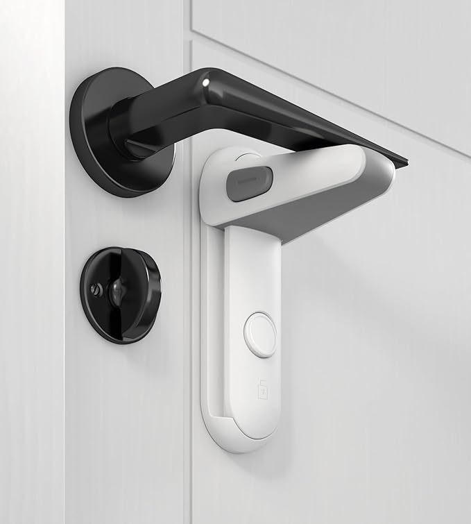 Carvallo | SafeNest – Det smarta dörrskyddet för små upptäckare!