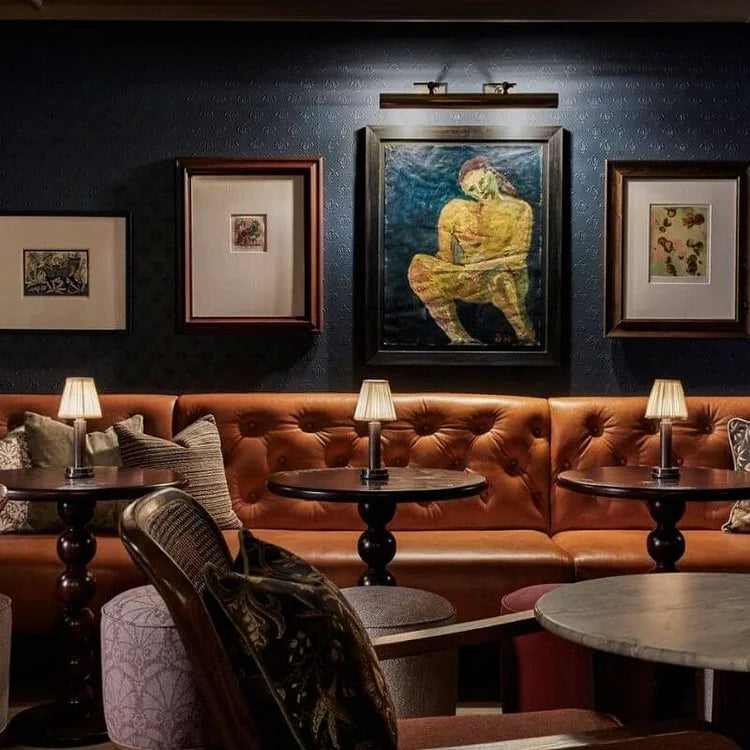 Carvallo – Sladdlös Bordslampa med Fin Tygskärm och LED-belysning