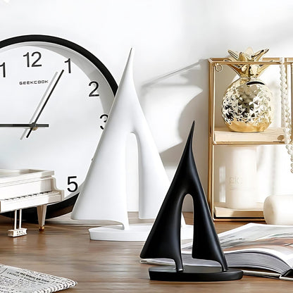 Minimalistisk segelbåt inspirerad bordsdekoration