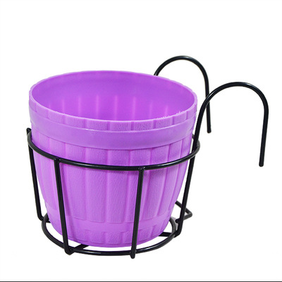 Praktisk krukställ med stabil metallram för balkong och terrass