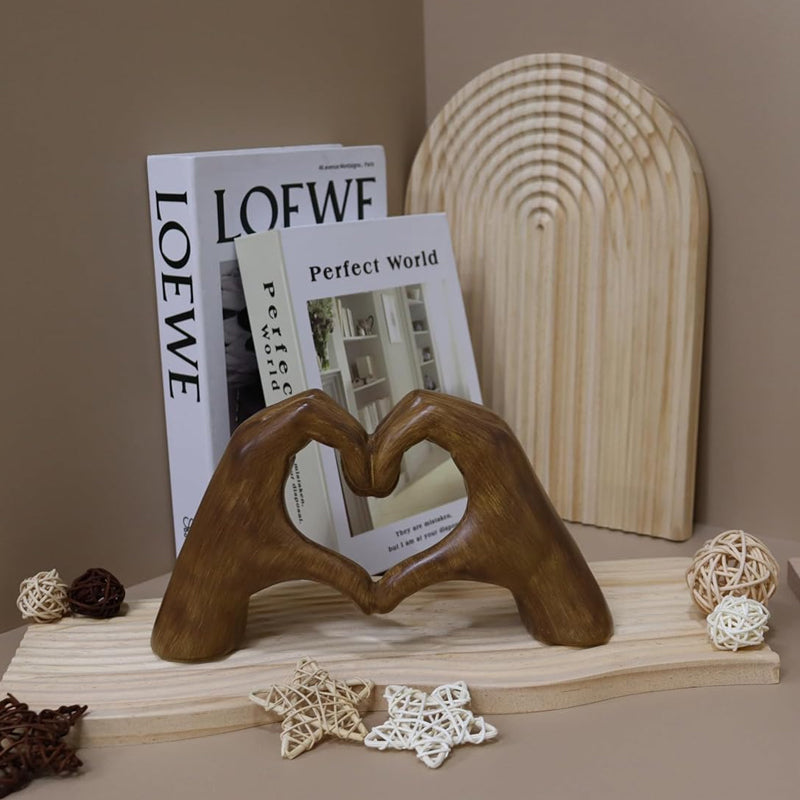 Hjärtformad Skulptur: Modern Konst med en Romantisk Touch