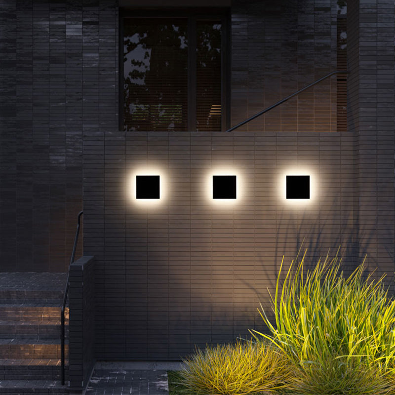 LunaGlow - Minimalistiska LED Vägglampor Svart Metall för Trädgård och Hall
