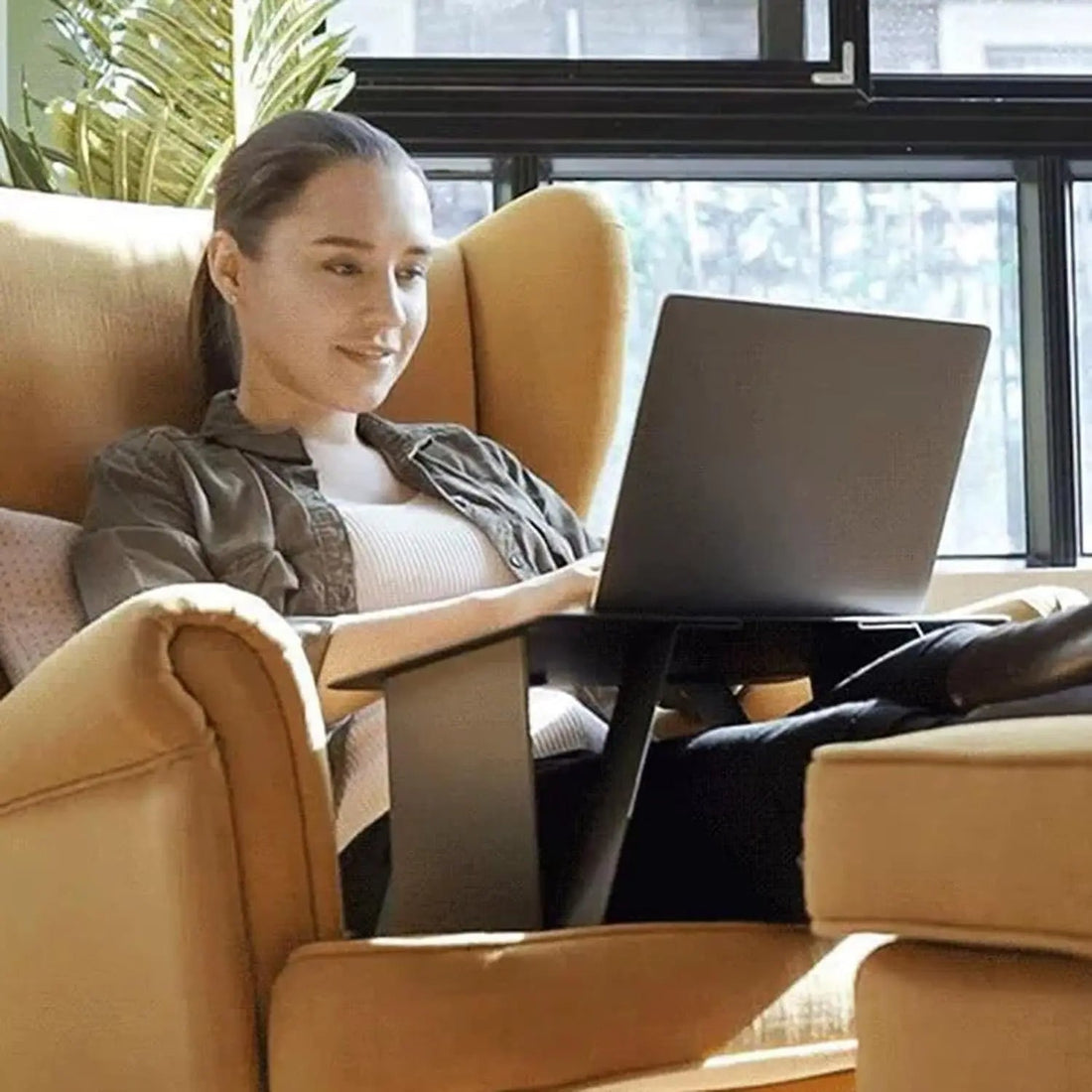 Pappers-tunn Laptop Bord - Bärbart &amp; Lätt Mini Bord för Studier och Läsning