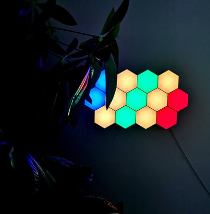 Lunexa Hexa | Moduler LED-väggpaneler med touch- och färgkontroll