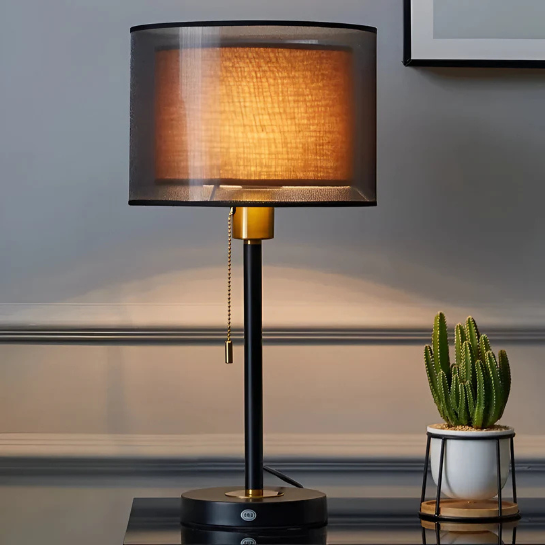 Lumis Dunea | Bordslampa med dubbelskiktad textilskärm i mjuk design