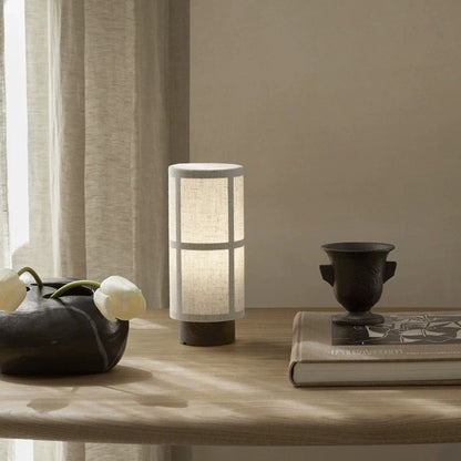 SilkGlow – Japanskinspirerad bordslampa med mjukt, mysigt ljus och elegant design