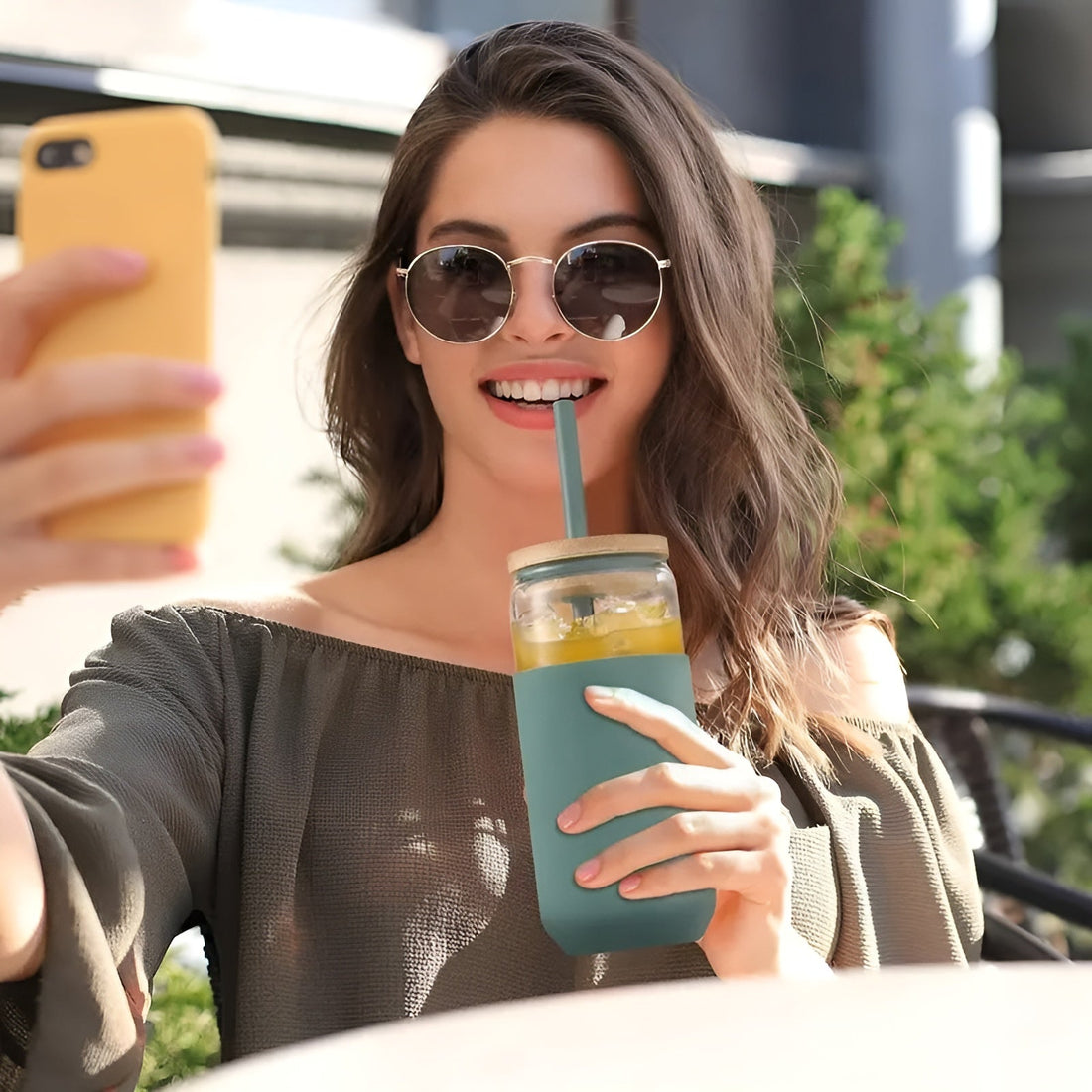 Dricksglas med sugrör – 2-delars set med trälock &amp; silikonhållare | Perfekt för kaffe, juice &amp; smoothies