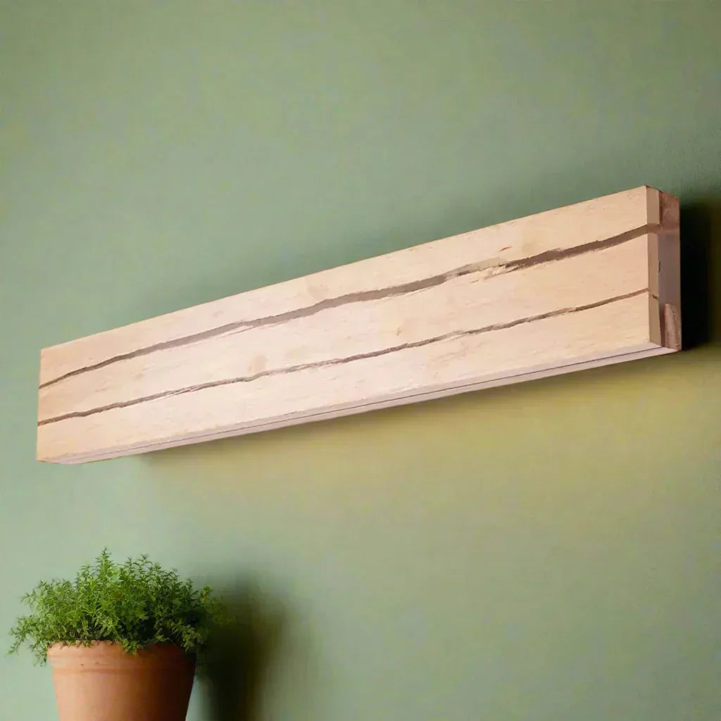 Trävägglampa med sprickdesign