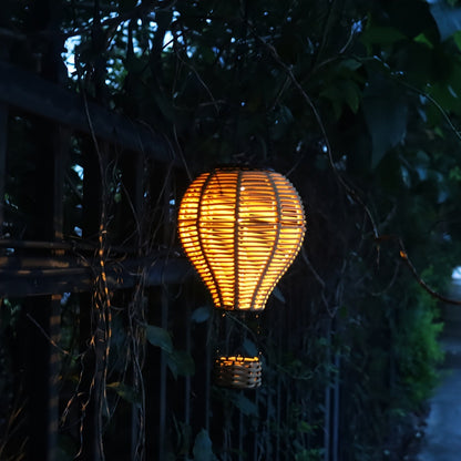 Luftballong Trädgårdslampa - För Magiska Kvällar i Din Trädgård