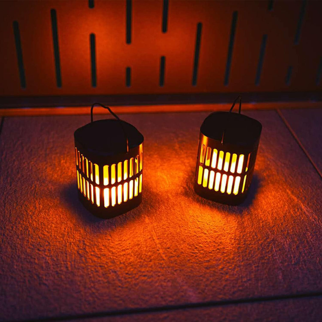 Solär LED Flamme lykta – Dekorativ utomhusbelysning för trädgård och terrass med hängmöjlighet