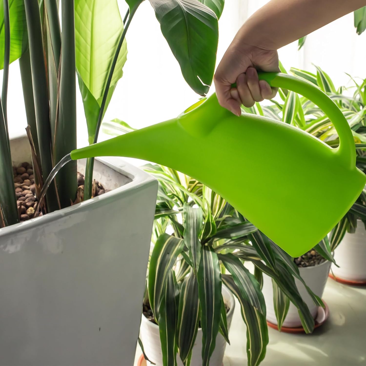 Praktisk vattenkanna för trädgården – Ergonomisk design och lätt hantering