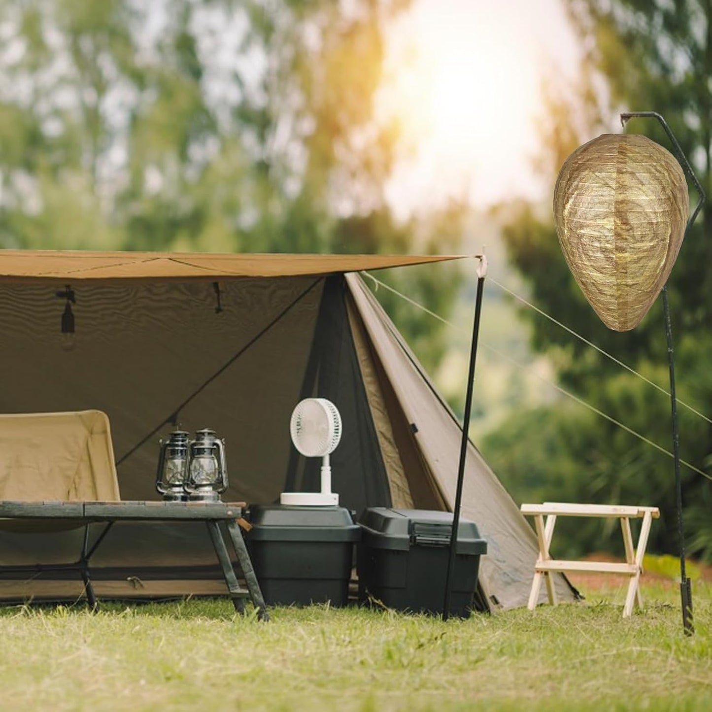 Wespennest Avskräckande Lampa – Hängande skyddsnät mot getingar och insekter