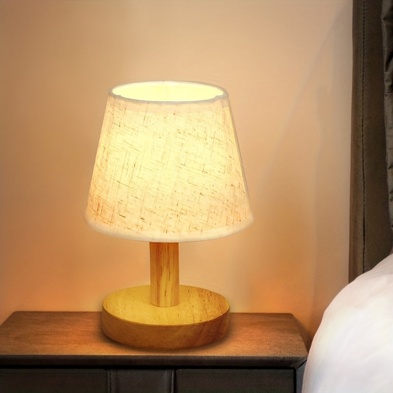 NordicLicht - Trä LED Nattlampa med Linnedekor