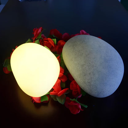 GardenGleam – Elegant gatstensinspirerad trädgårdslampa