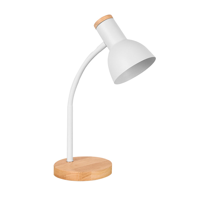 Snygg modern bordslampa med metallkupolskärm – E27 sockel