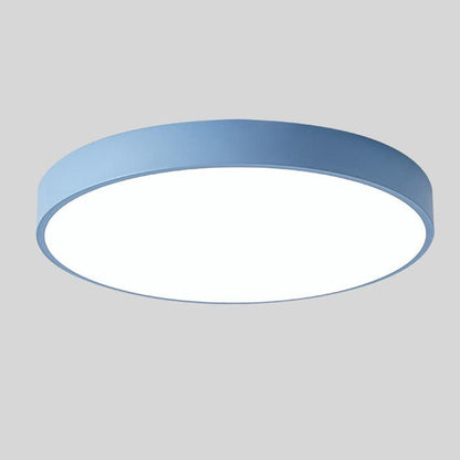 LED taklampa med träddetaljdesign