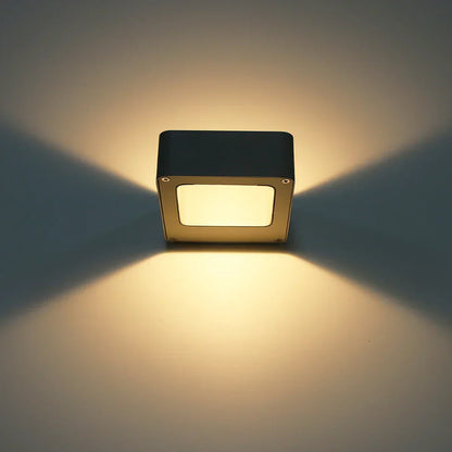 AquaLuxe - LED Vattentät Utomhuslampa