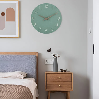 Väggklocka i trä – Minimalistisk design för modernt boende