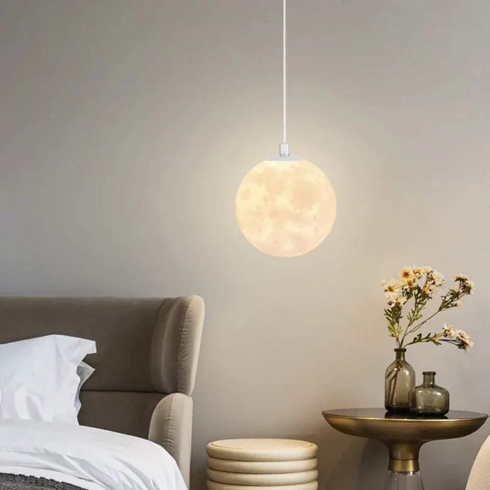 MoonGlow – Modern månformad hänge Lampa med LED-belysning och justerbar höjd