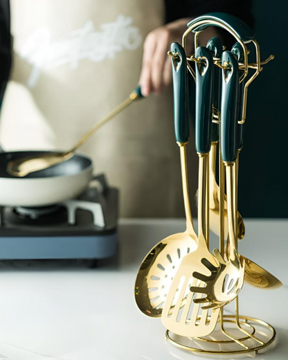 Éclat Gourmet – Lyxigt Kökstillbehör Set med Guld Finish &amp; Smaragdgröna Handtag