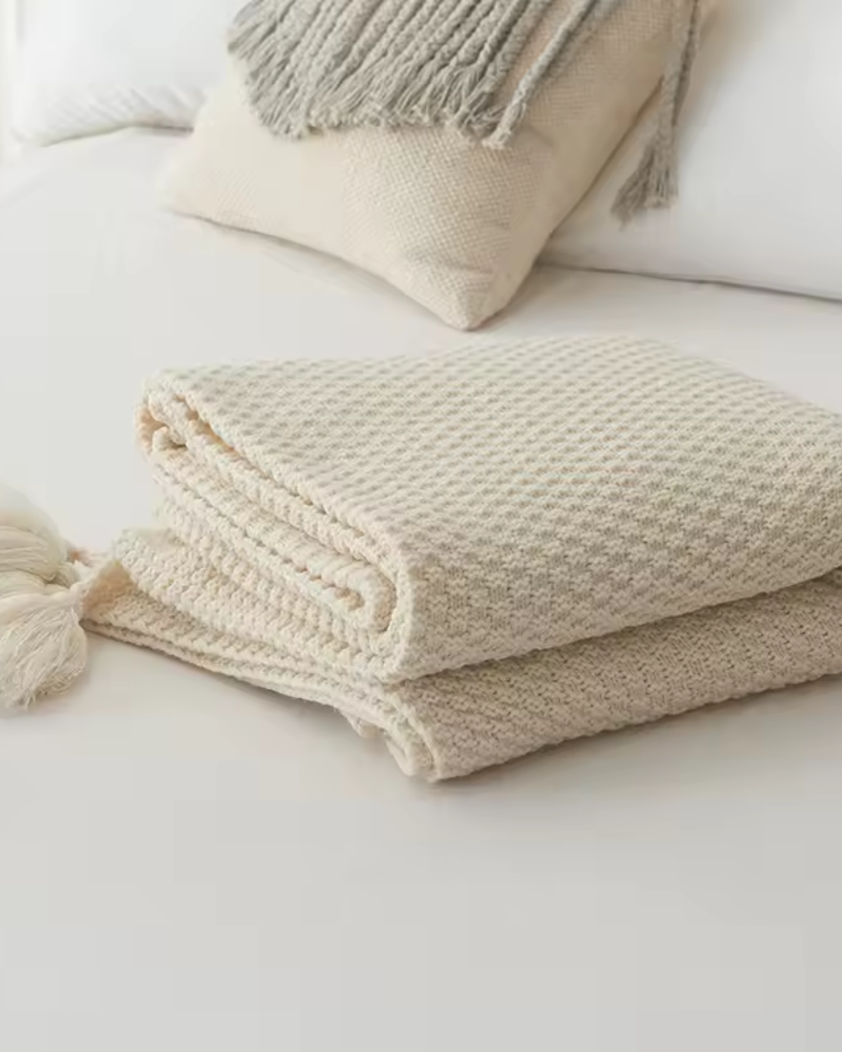 Carvallo Maison – Lyxig Stickad Filt med Subtila Fransen detaljer