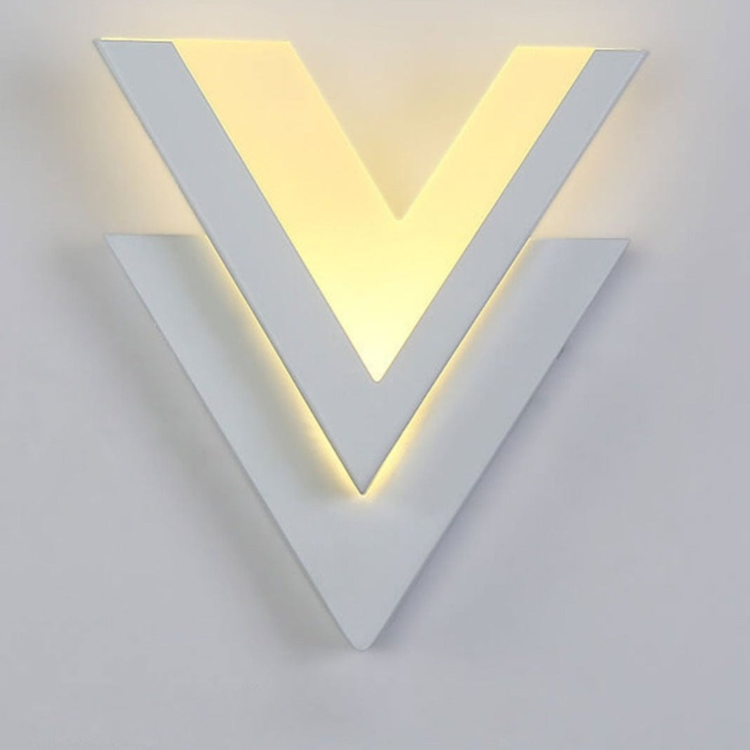 Minimalistisk V-formad LED-vägglampa