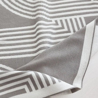 Snuggle Maze Stickad Filt