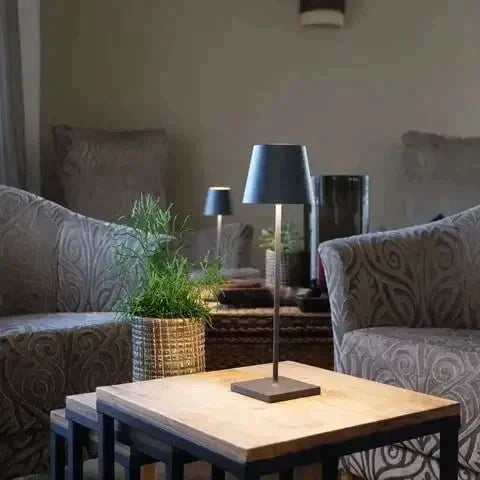 LuxoLite - Elegant trådlös bordslampa