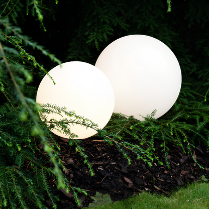 LightPebble – Stilren trädgårdsklotlampa