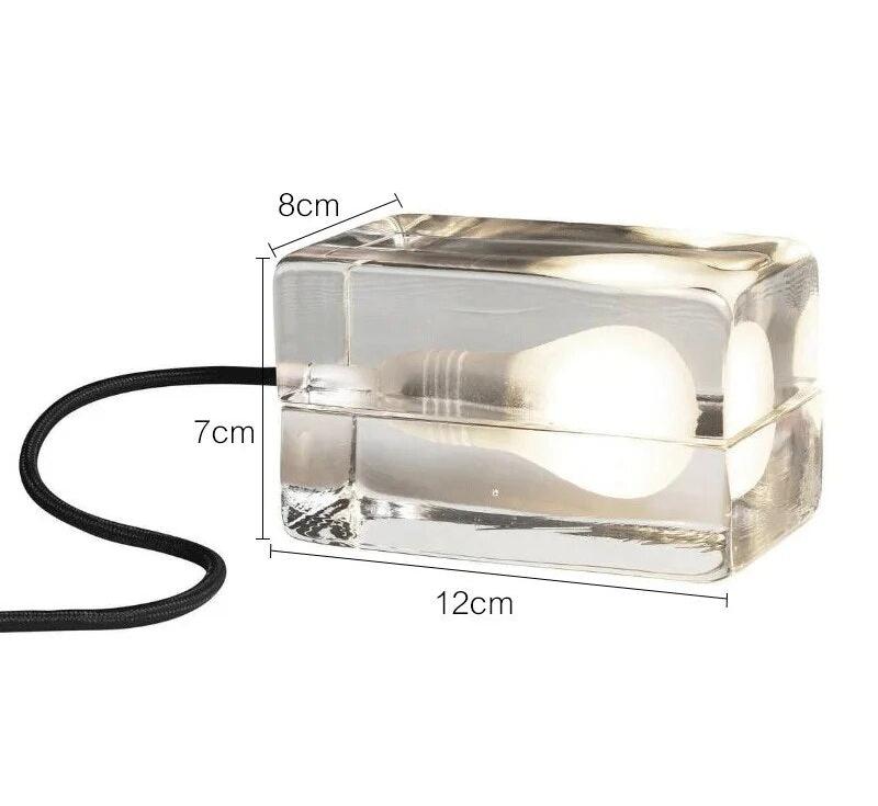 GlowCrystal - Transparent Bordslampa – Modern Belysning för Stilrena Interiörer