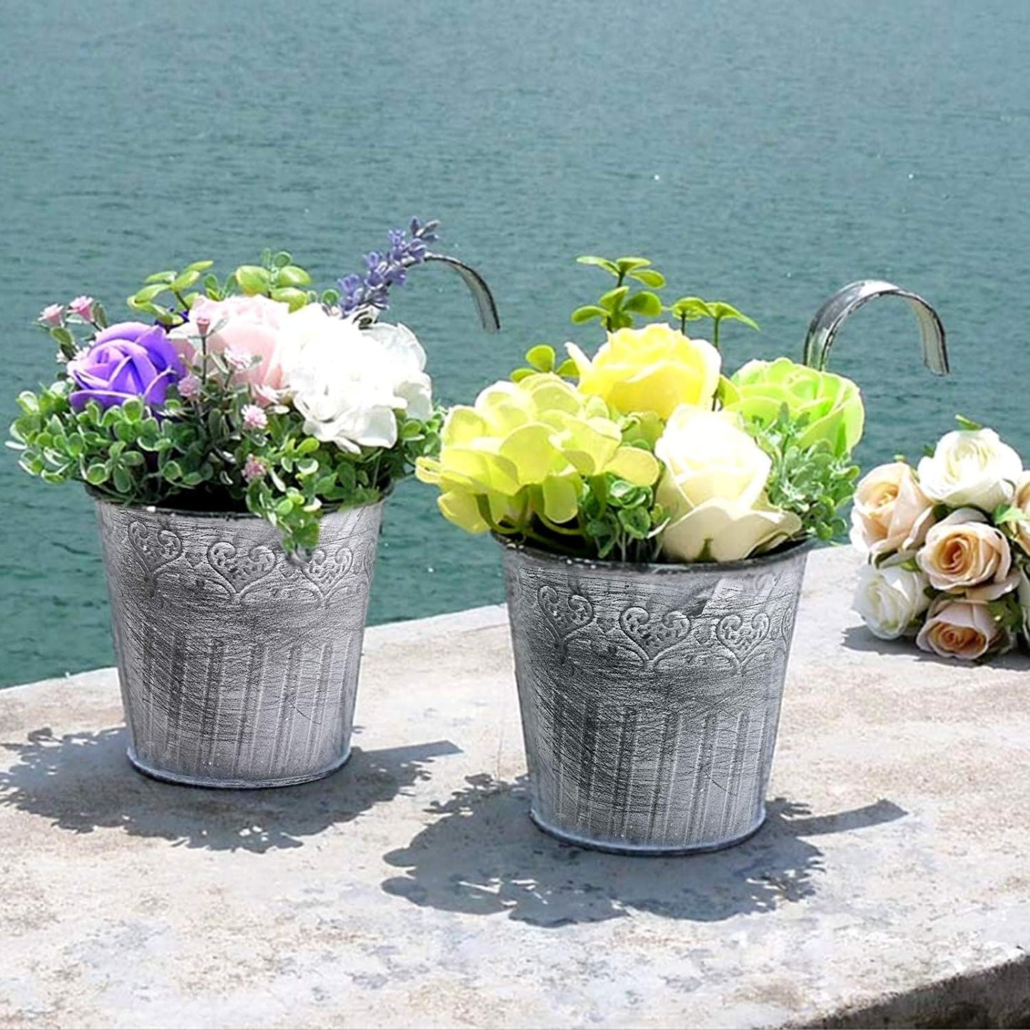 Hängande metallblomkruka i vintage design – Dekorativ blomkruka för inomhus- och utomhusbruk
