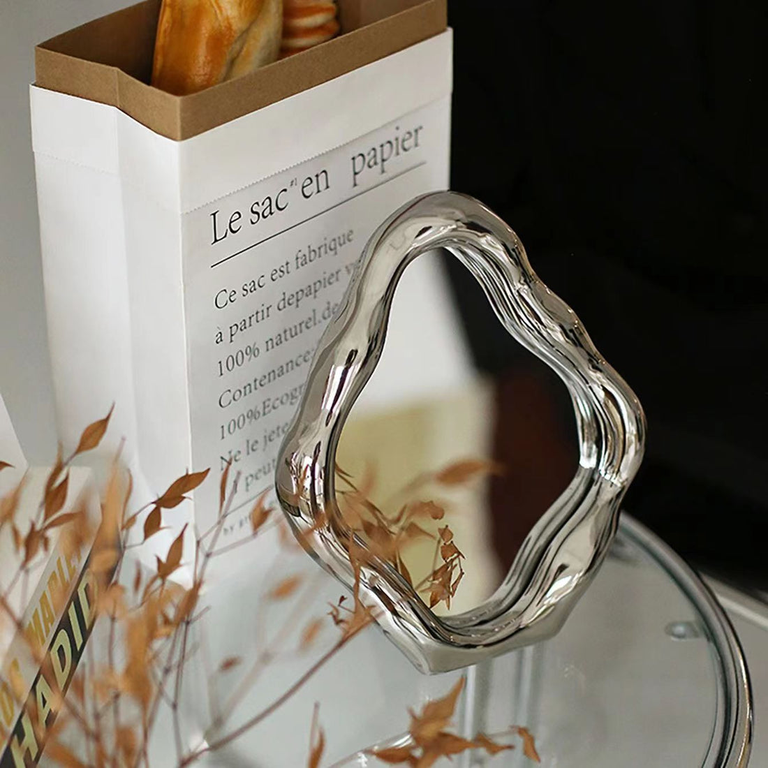 Squiggly Mirror - Nordisk elektropläterad silverdesign