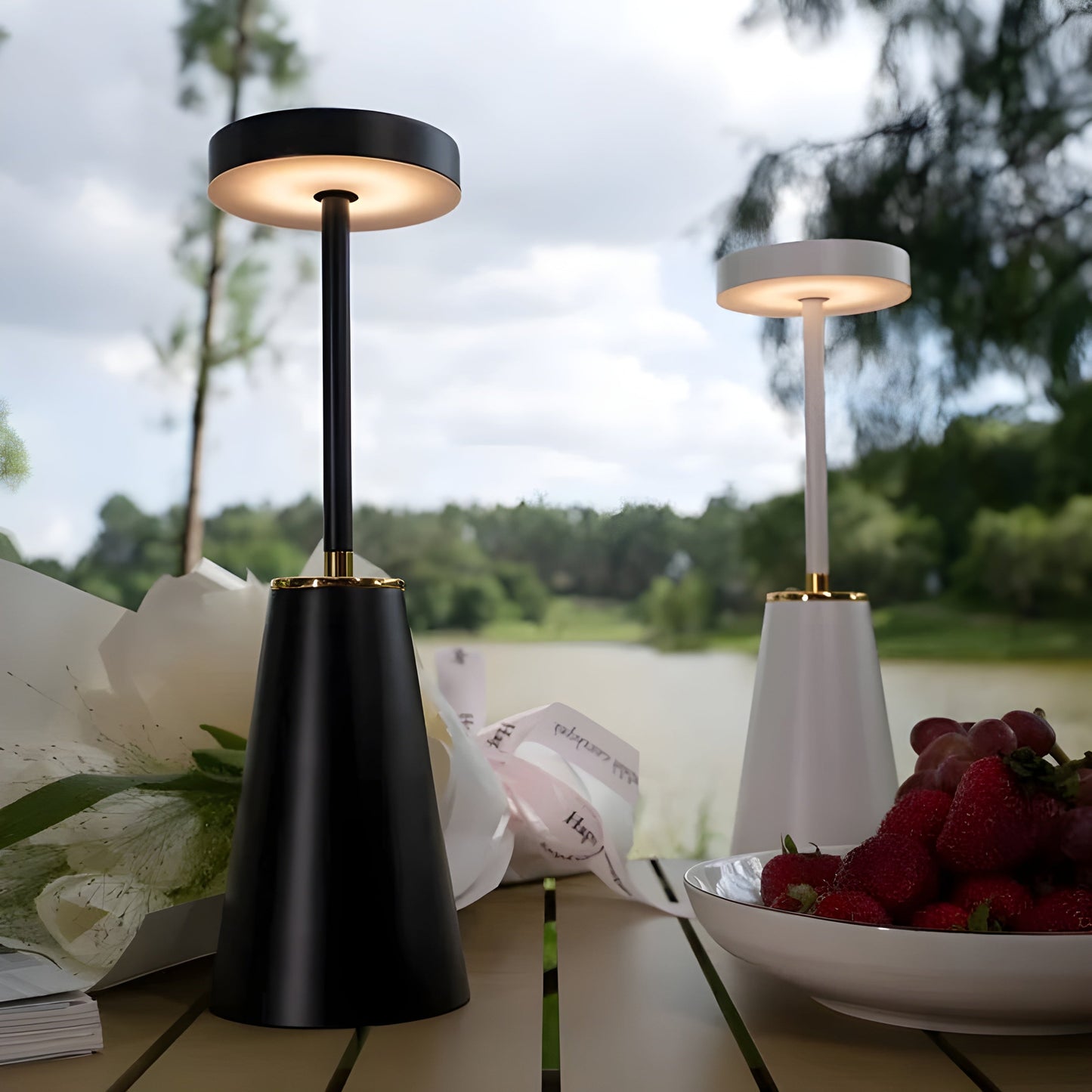 Carvallo Trådlös LED Bordslampa | Touch-Dimning & USB-Drift | Modernt Design | Svart eller Vit