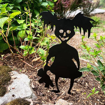 ShadowHaunt – Passande trädgårdsdekorationer med lekfulla, men skrämmande silhuettmönster
