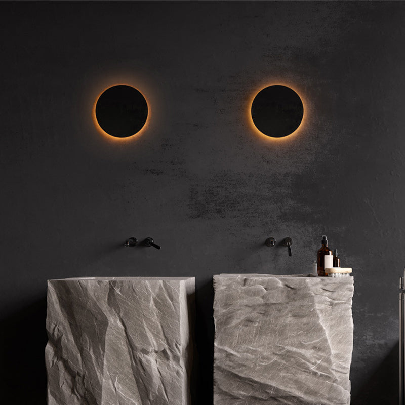 LunaGlow - Minimalistiska LED Vägglampor Svart Metall för Trädgård och Hall