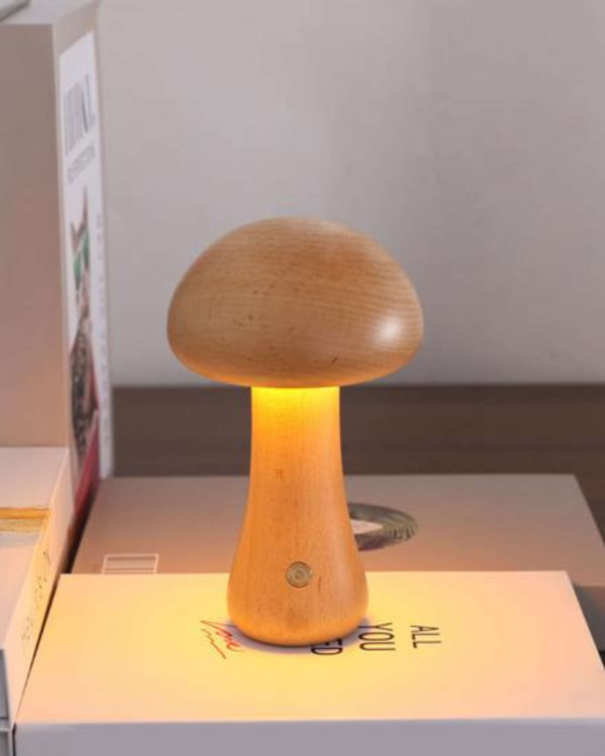Carvallo Mushroom Glow – Träbordslampa med Organisk Form och Varm Atmosfär