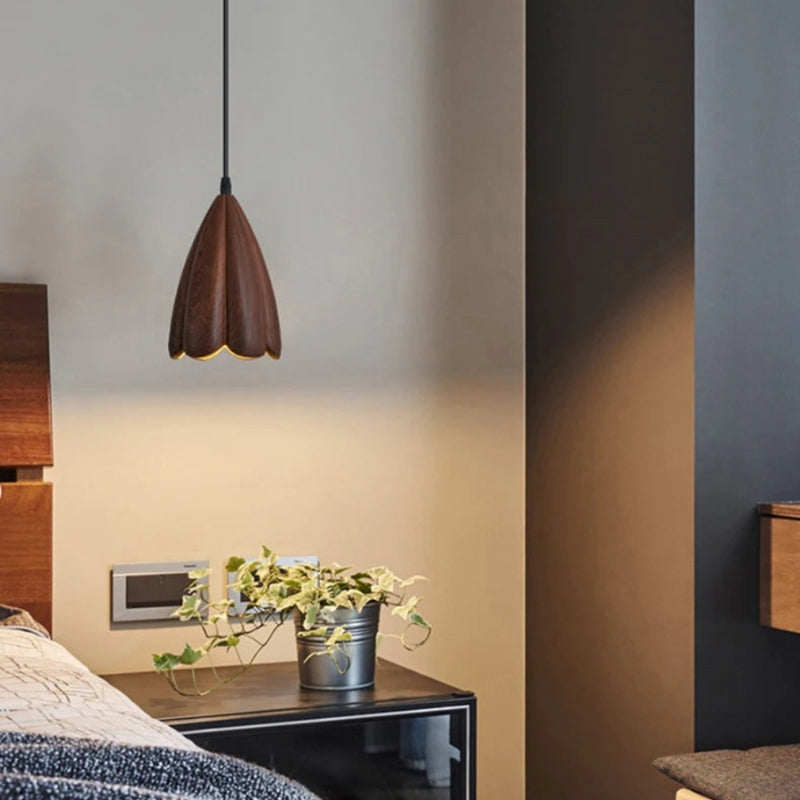 NatureGlow – Elegant klockformad pendellampa för mjukt ljus