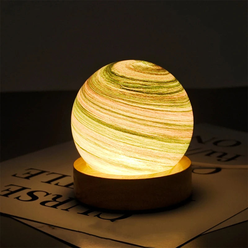Kristallmåne Lampa med Träbas