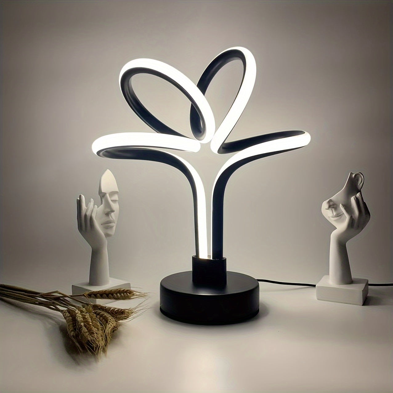 LumiNordic - Modern Nordiskt Inspirerad USB LED Bordslampa