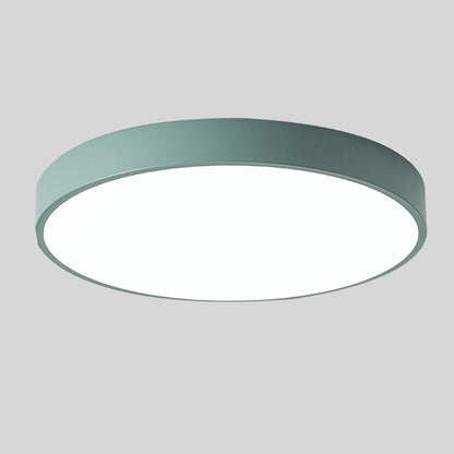 LED taklampa med träddetaljdesign