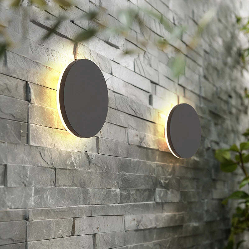 LunaGlow - Minimalistiska LED Vägglampor Svart Metall för Trädgård och Hall