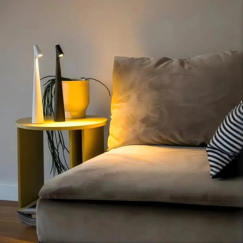 LumiGlow | Trådlös Dimbara LED Bordslampa för Hem