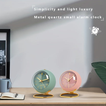 Nordic Silent Desk Clock – Luminösa Visare &amp; Metallram