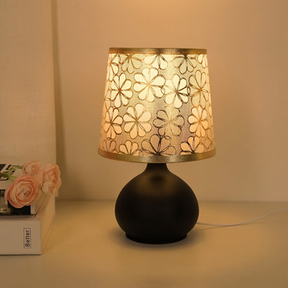 RetroLampa - Modern Skandinavisk Tygbordslampa med Metallfot USB