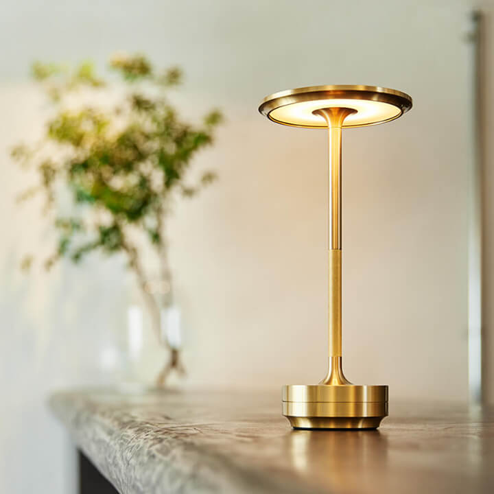 Ambient Metallic Trådlös Bordslampa