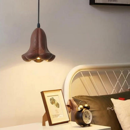 NatureGlow – Elegant klockformad pendellampa för mjukt ljus